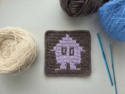 Mosaic crochet motif of the house